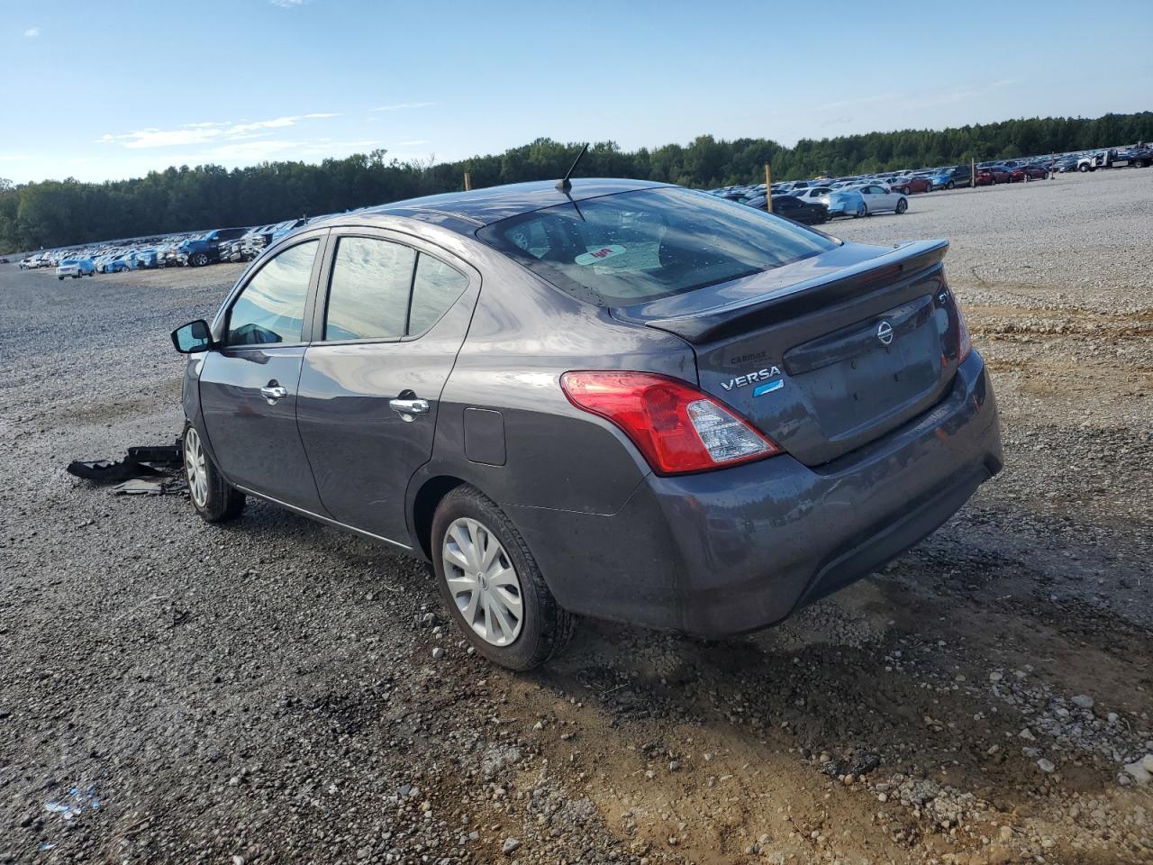 2015 NISSAN VERSA