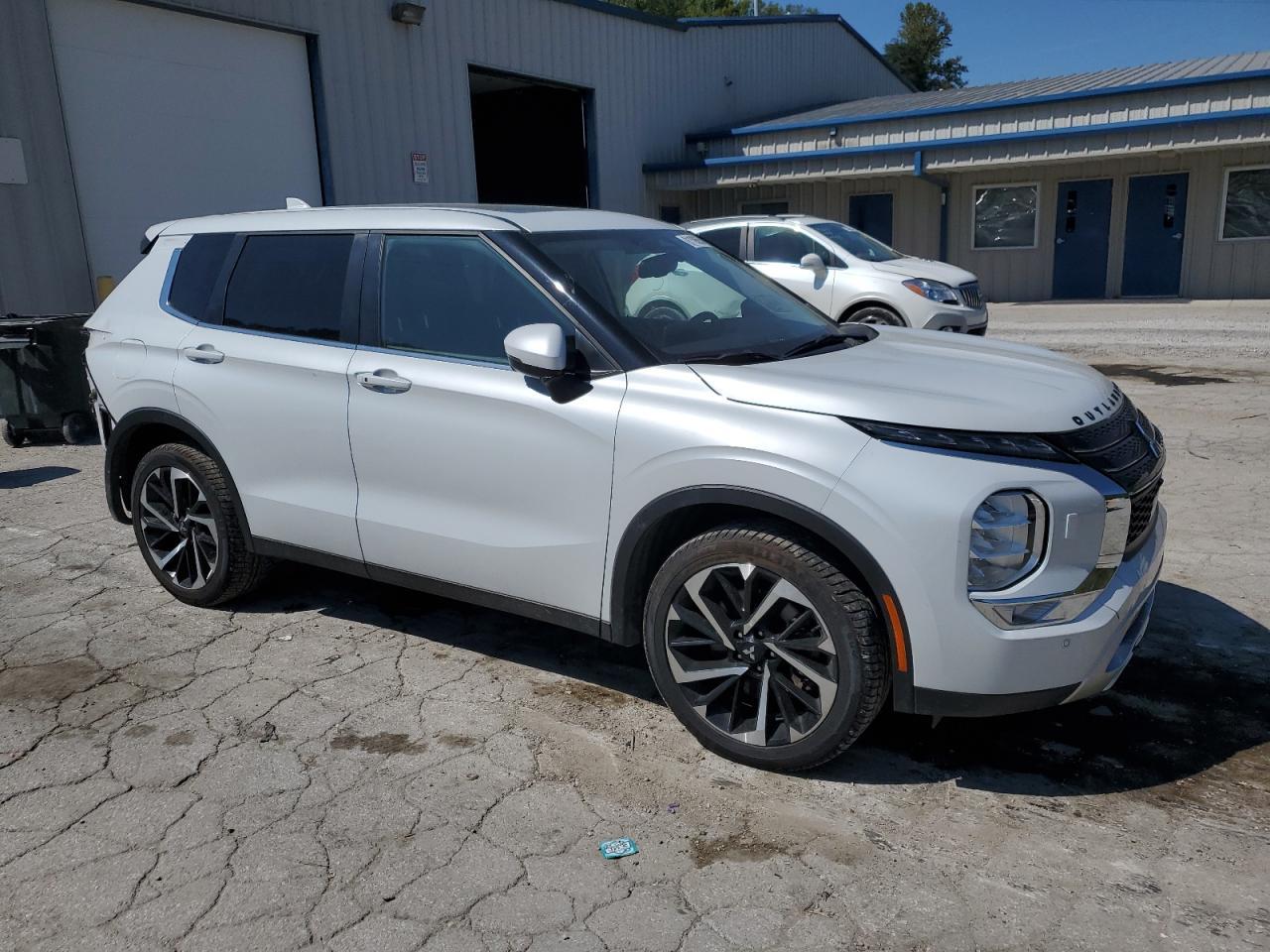 2023 MITSUBISHI outlander
