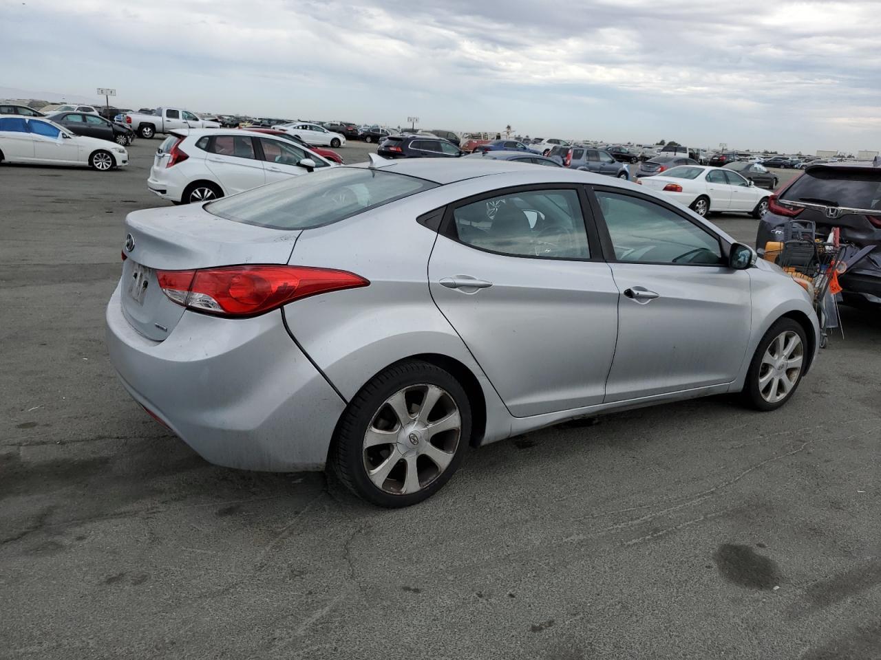2011 HYUNDAI ELANTRA