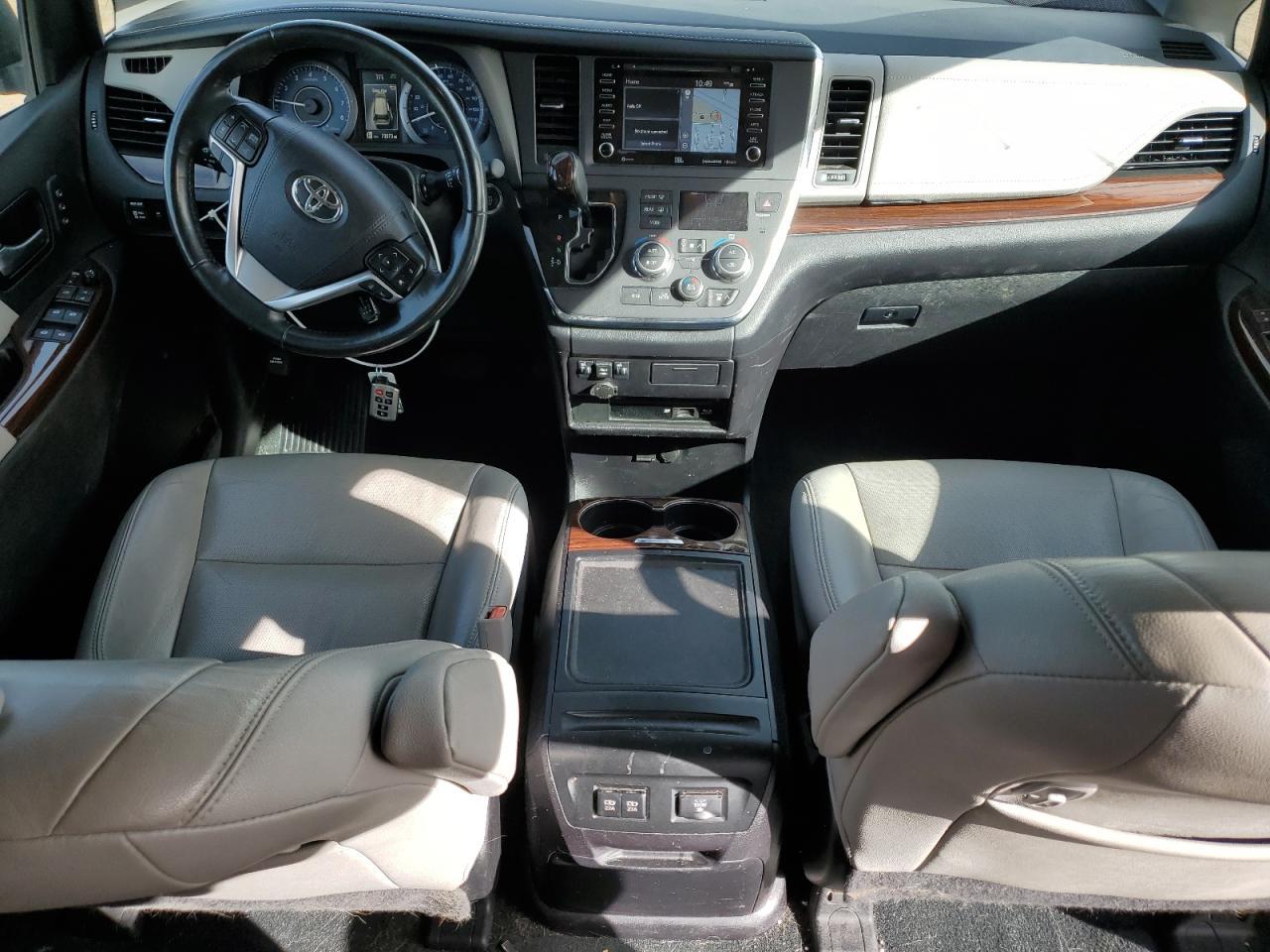 2019 TOYOTA SIENNA