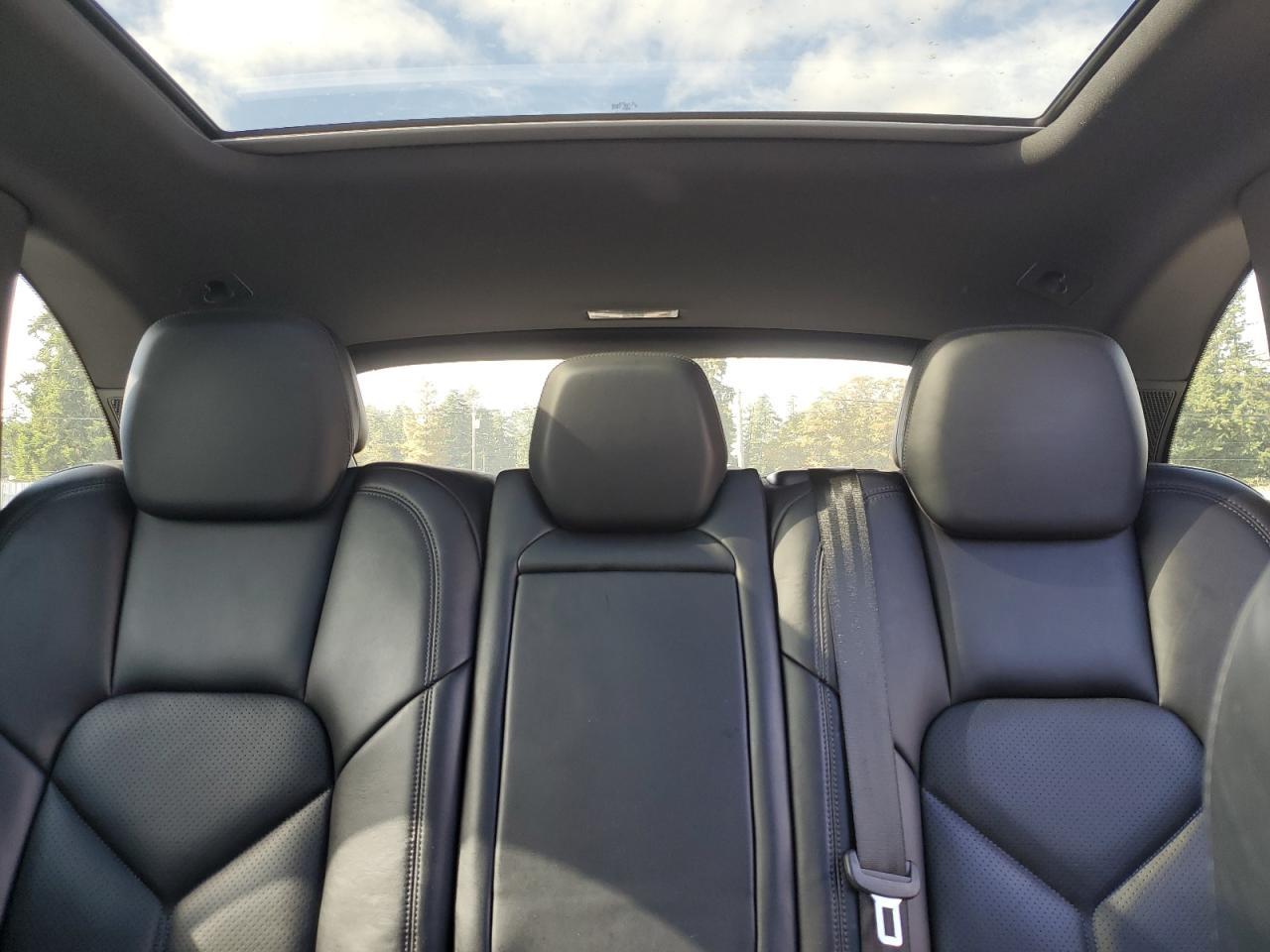 2017 PORSCHE CAYENNE