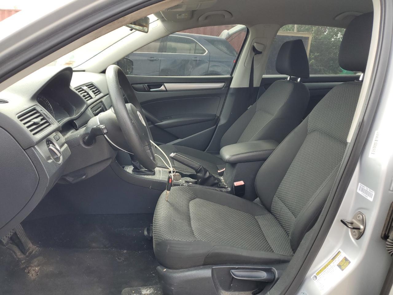 2014 VOLKSWAGEN Passat