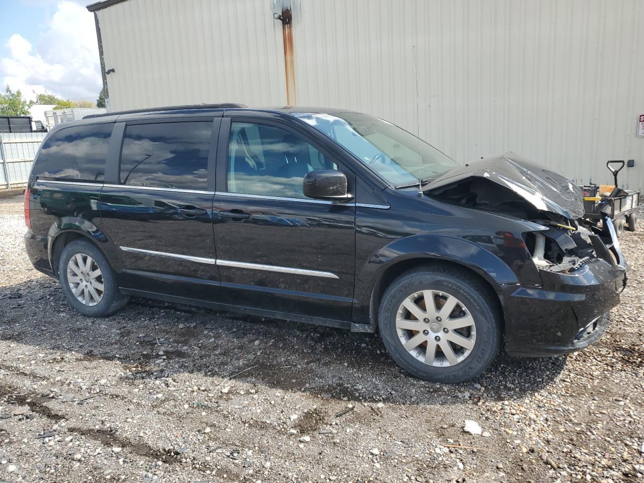 2014 CHRYSLER Town & Country