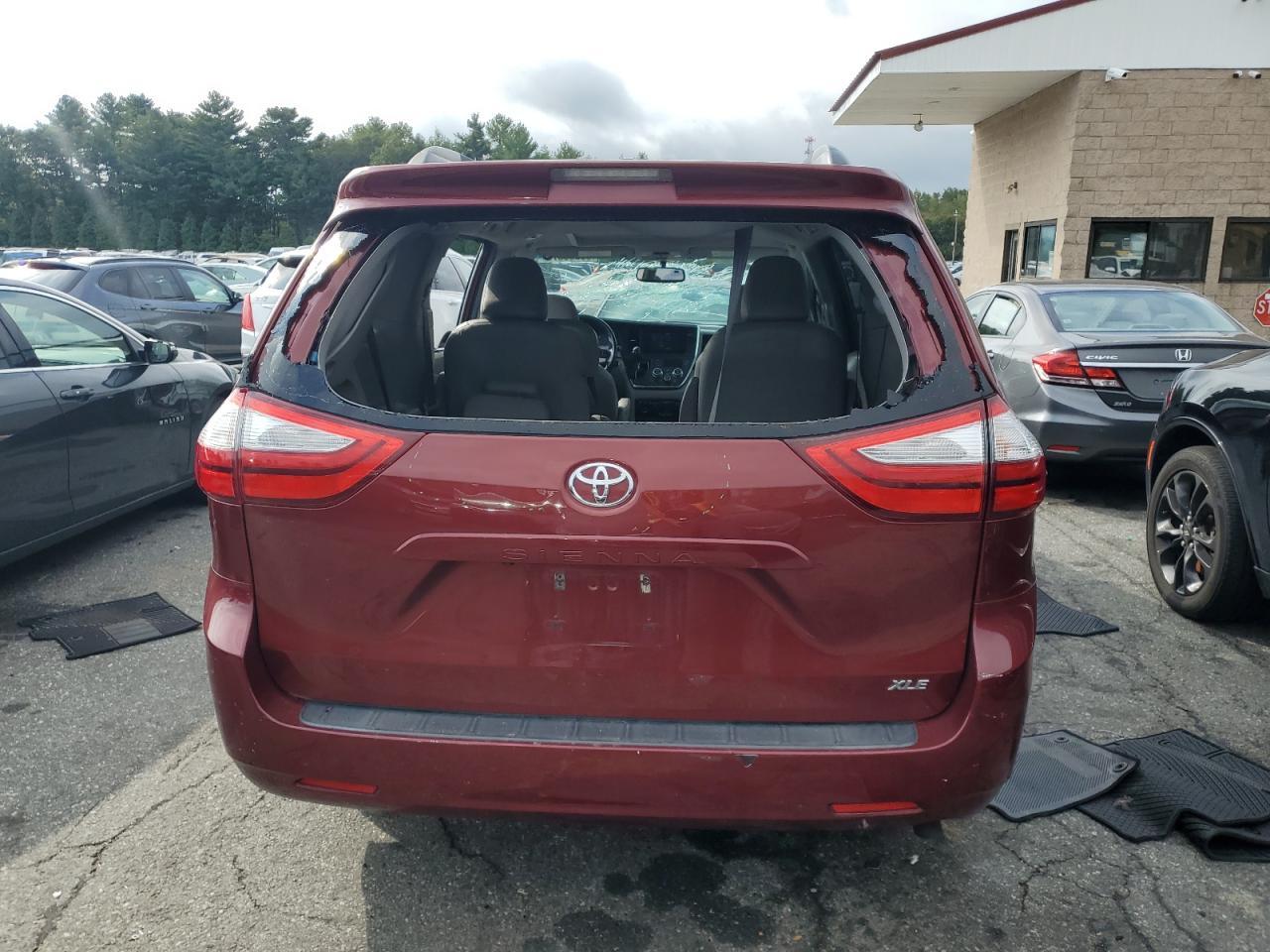 2016 TOYOTA SIENNA