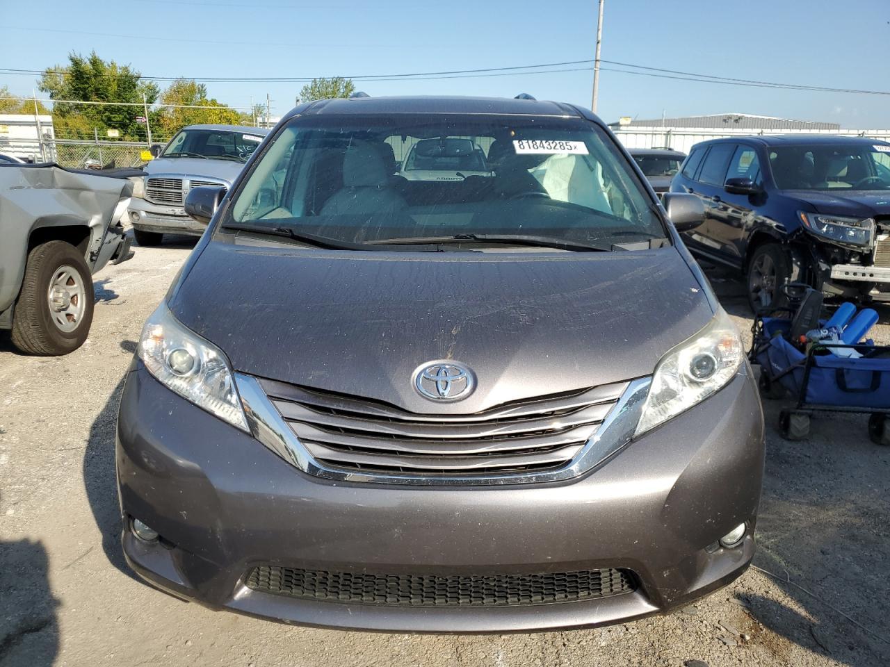 2016 TOYOTA SIENNA