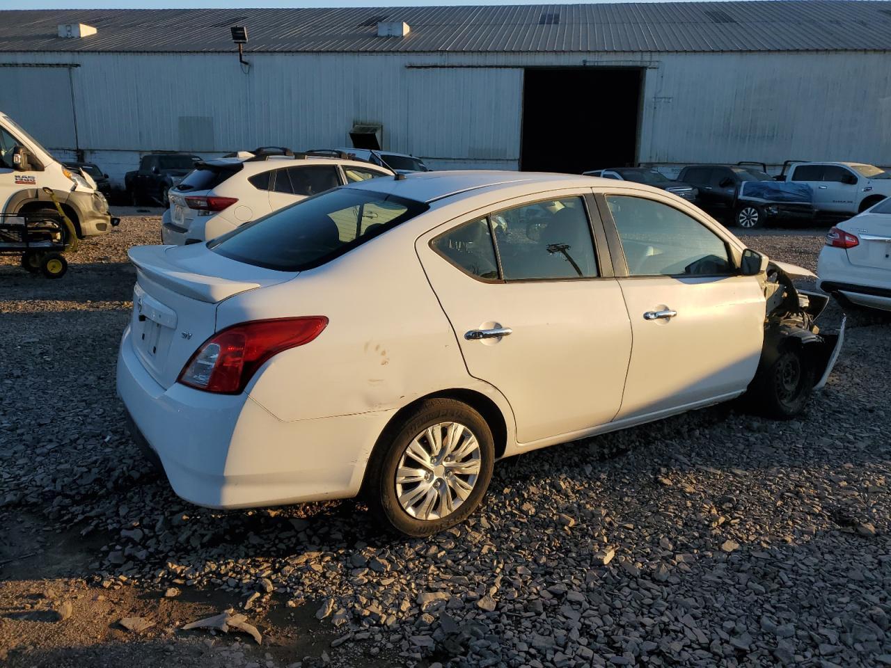 2017 NISSAN VERSA