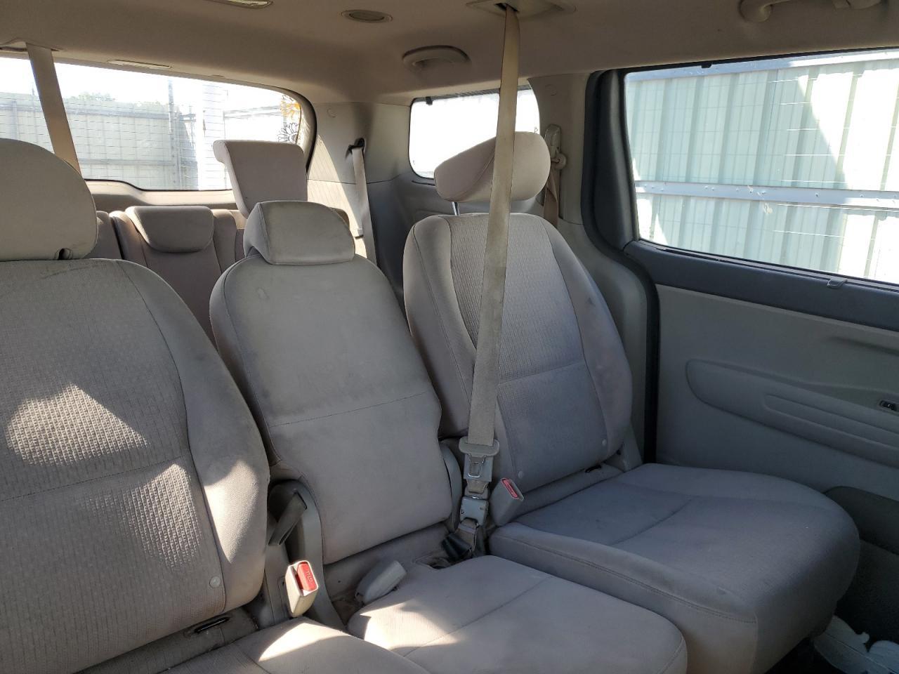 2016 KIA SEDONA