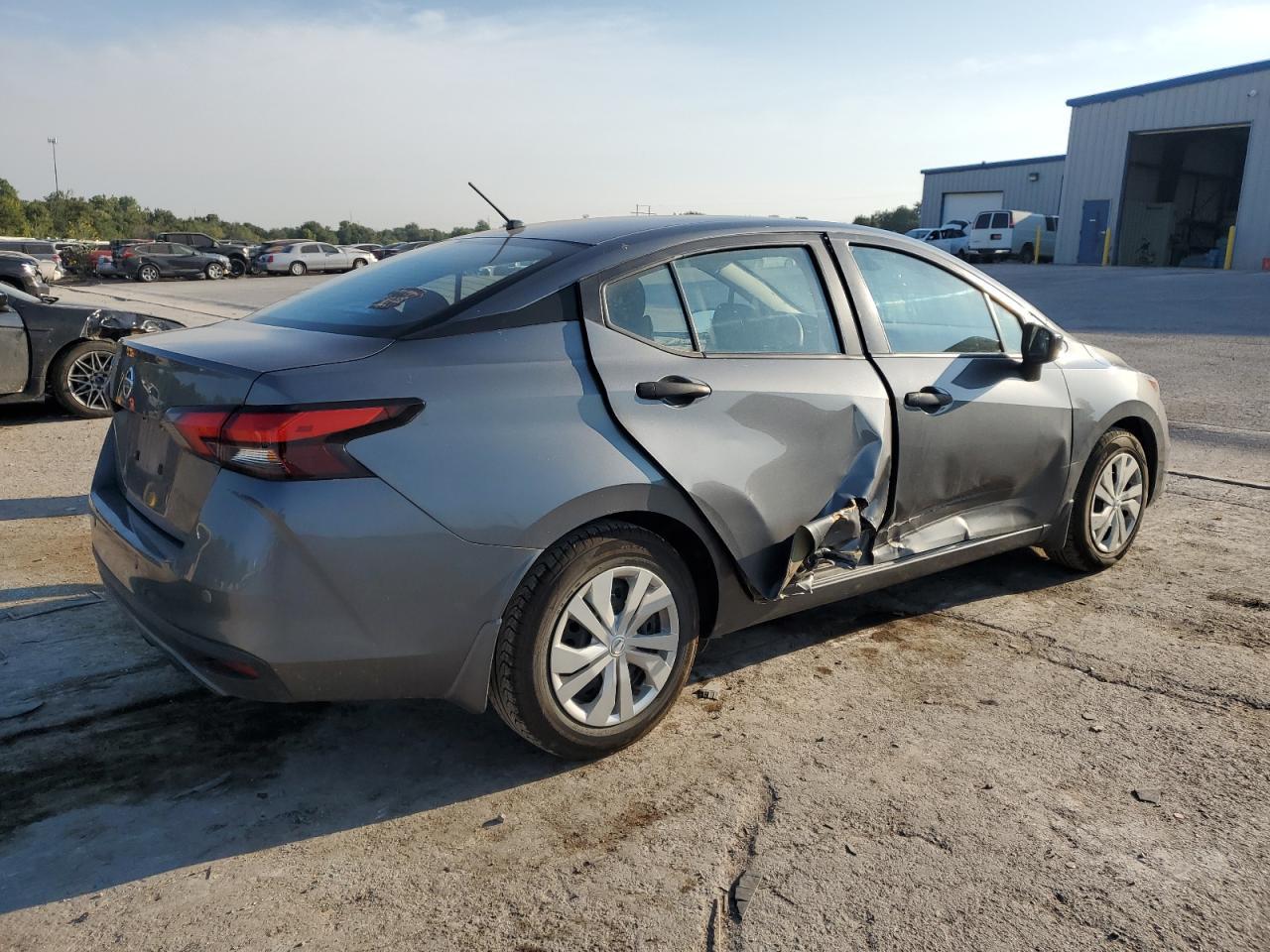 2022 NISSAN VERSA