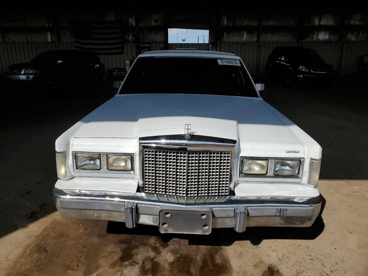 1987 LINCOLN Town Car