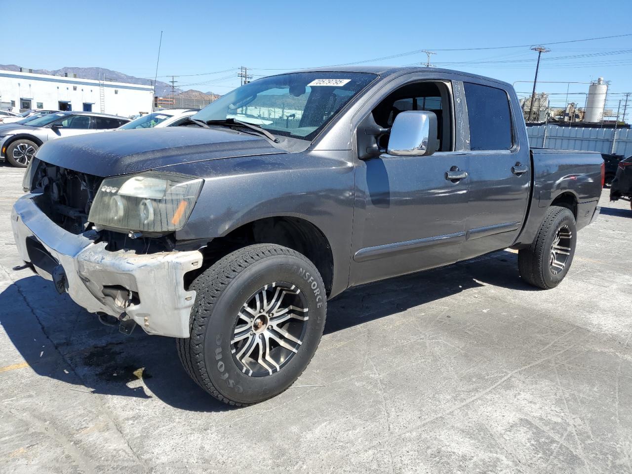 2005 NISSAN Titan