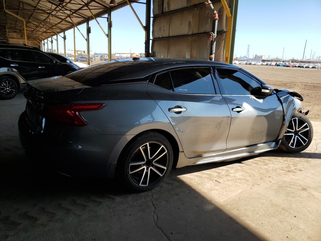 2017 NISSAN Maxima