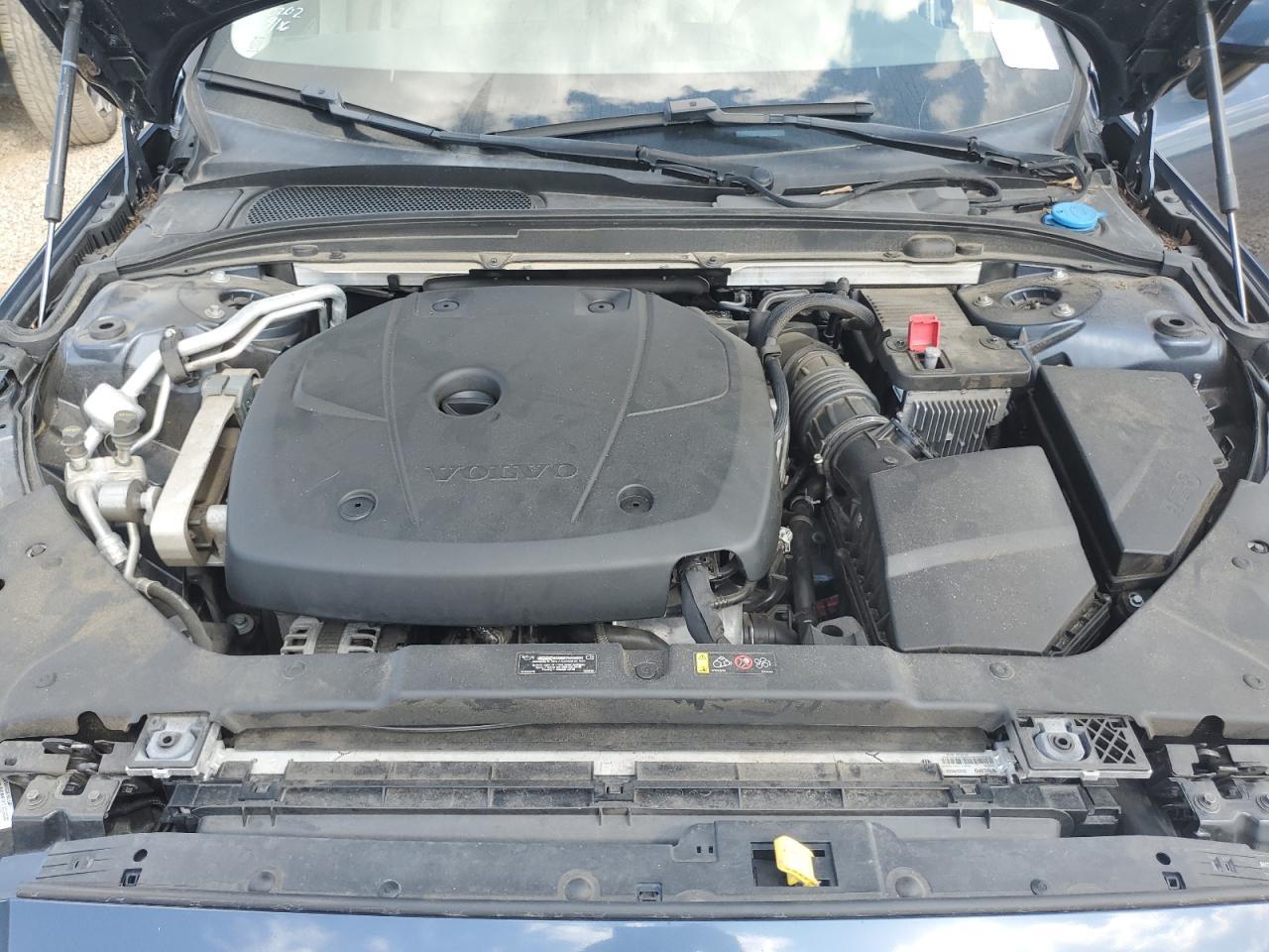 2021 VOLVO S60