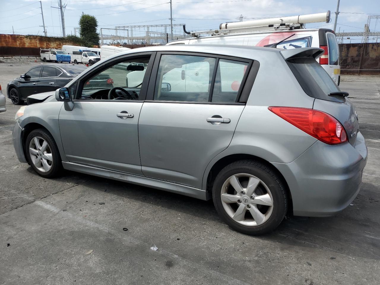 2011 NISSAN VERSA