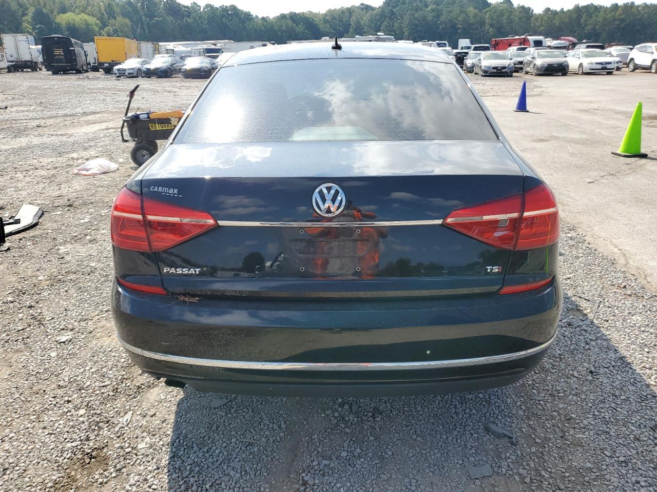 2016 VOLKSWAGEN Passat