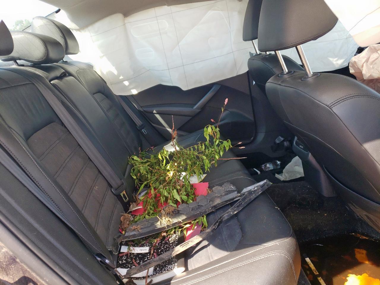 2015 VOLKSWAGEN Passat