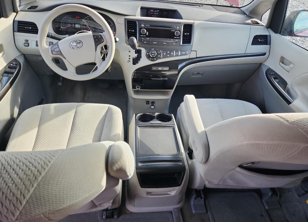 2013 TOYOTA SIENNA