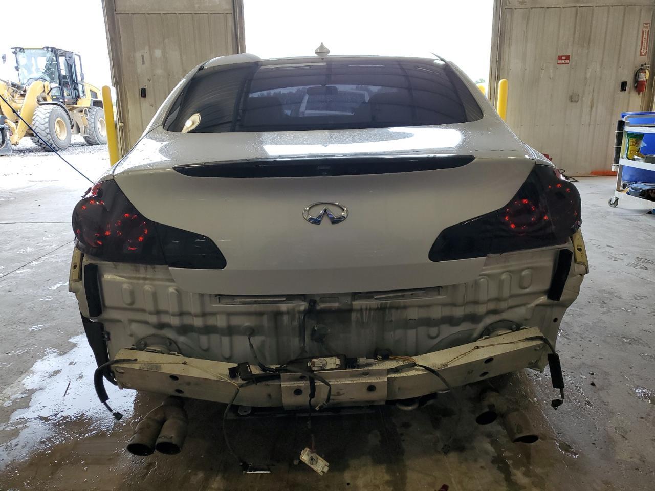 2011 INFINITI G37