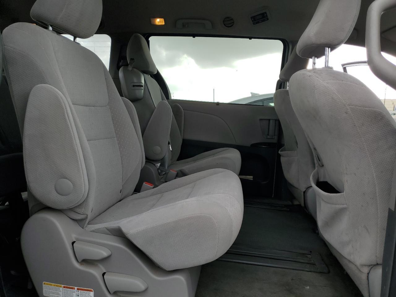 2015 TOYOTA SIENNA