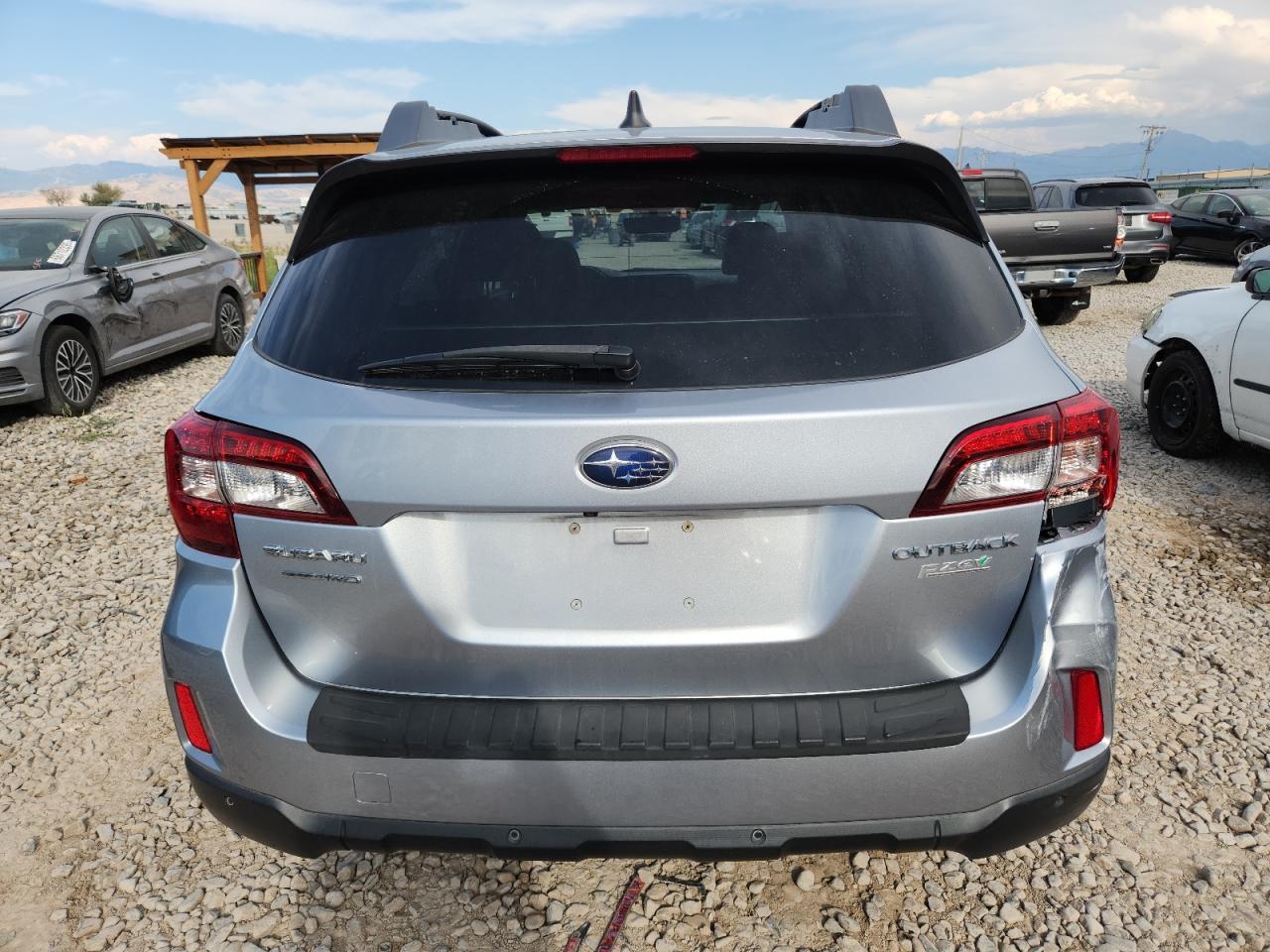 2017 SUBARU Outback