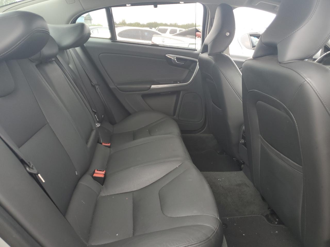 2017 VOLVO S60
