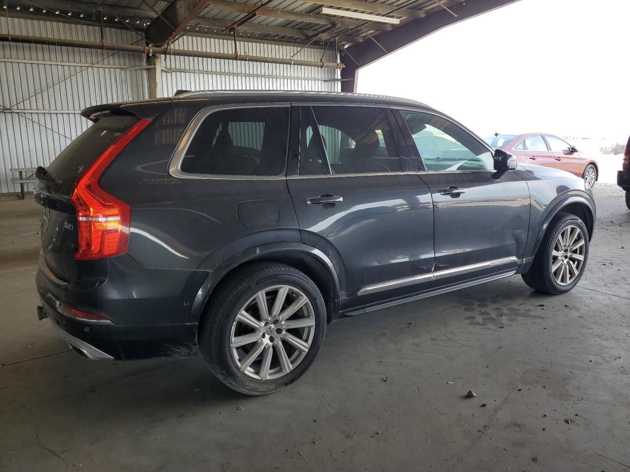 2017 VOLVO XC90