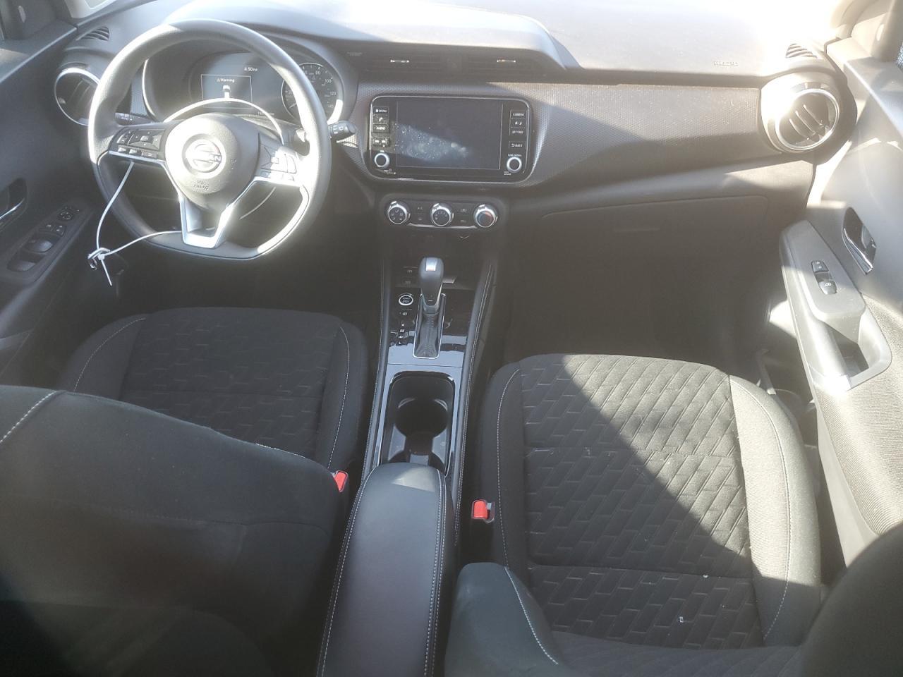 2024 NISSAN KICKS