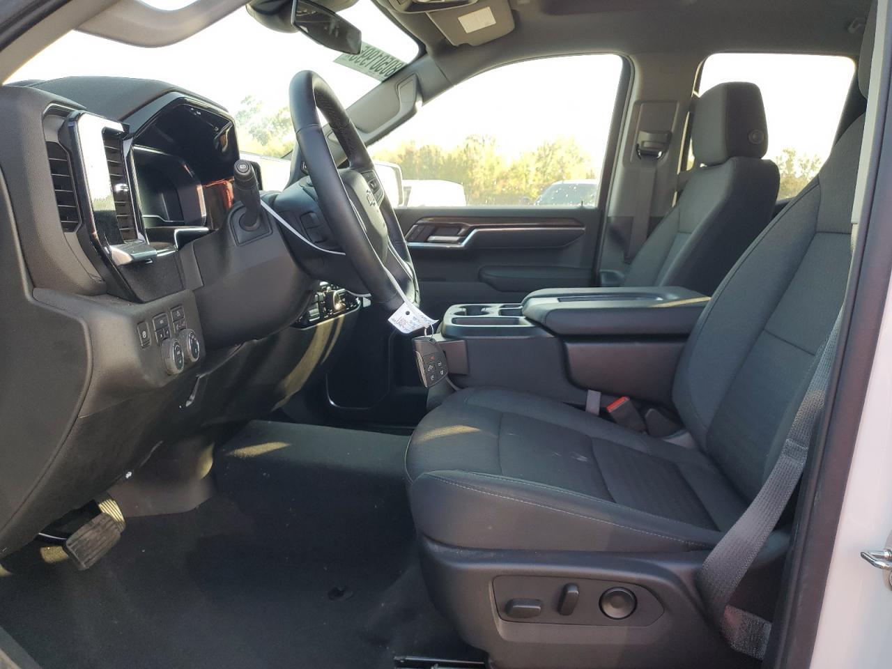 2025 CHEVROLET Silverado