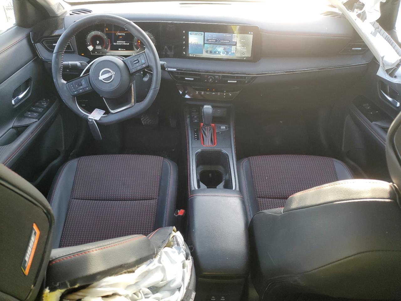 2025 NISSAN KICKS