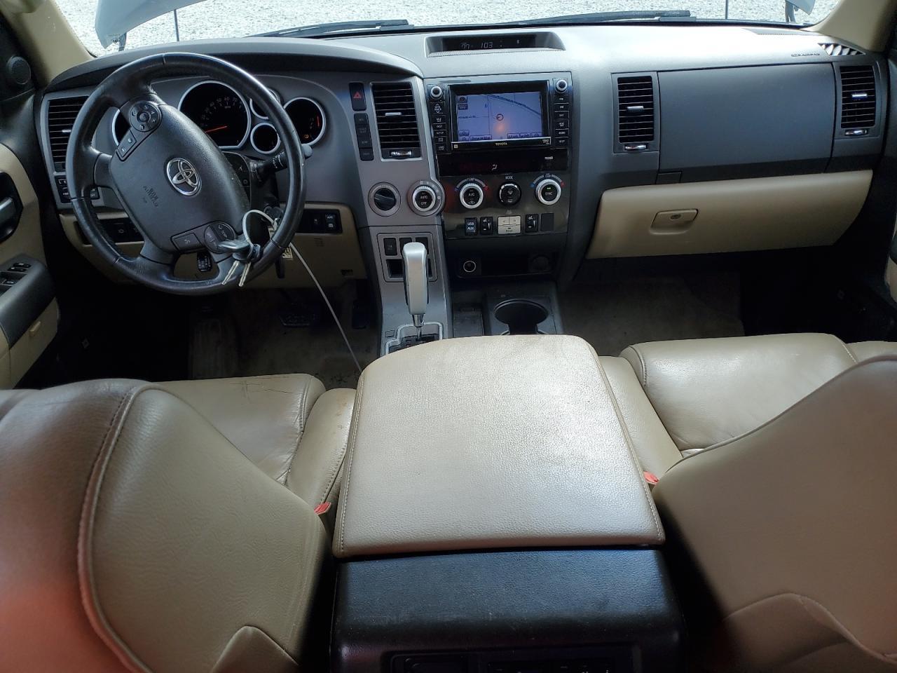 2011 TOYOTA Sequoia