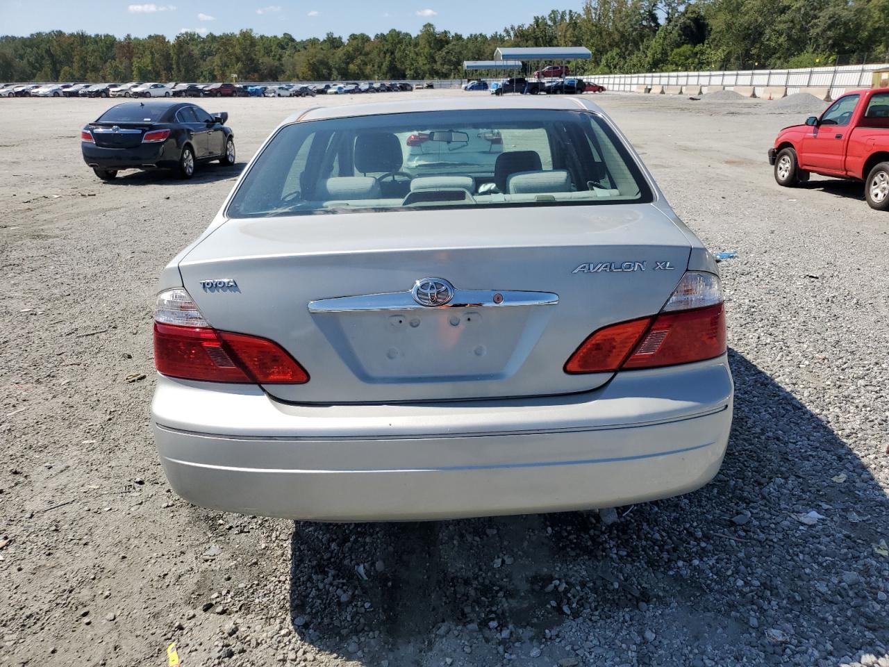 2004 TOYOTA Avalon