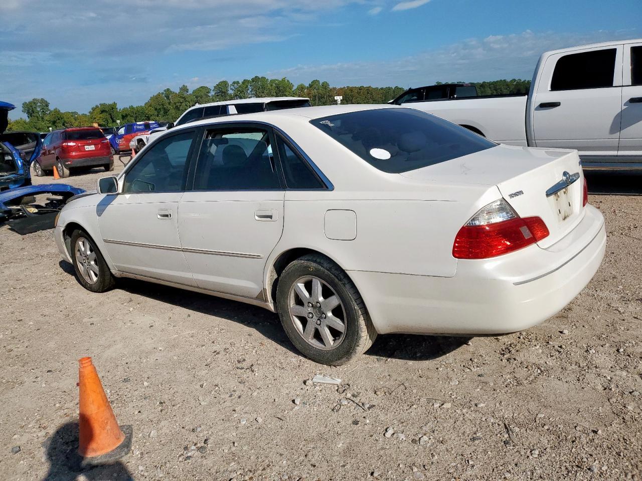 2004 TOYOTA Avalon