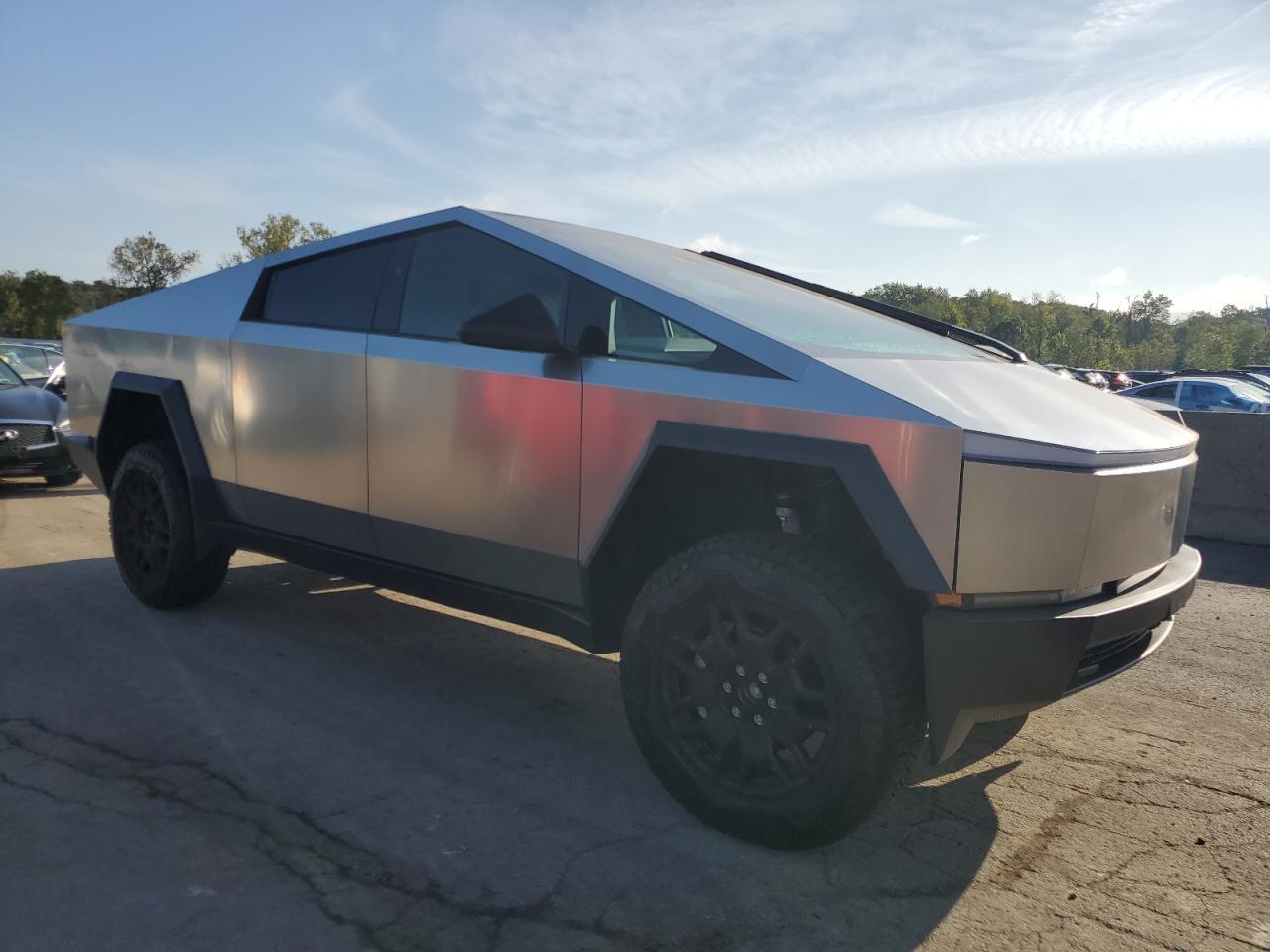 2024 TESLA Cybertruck