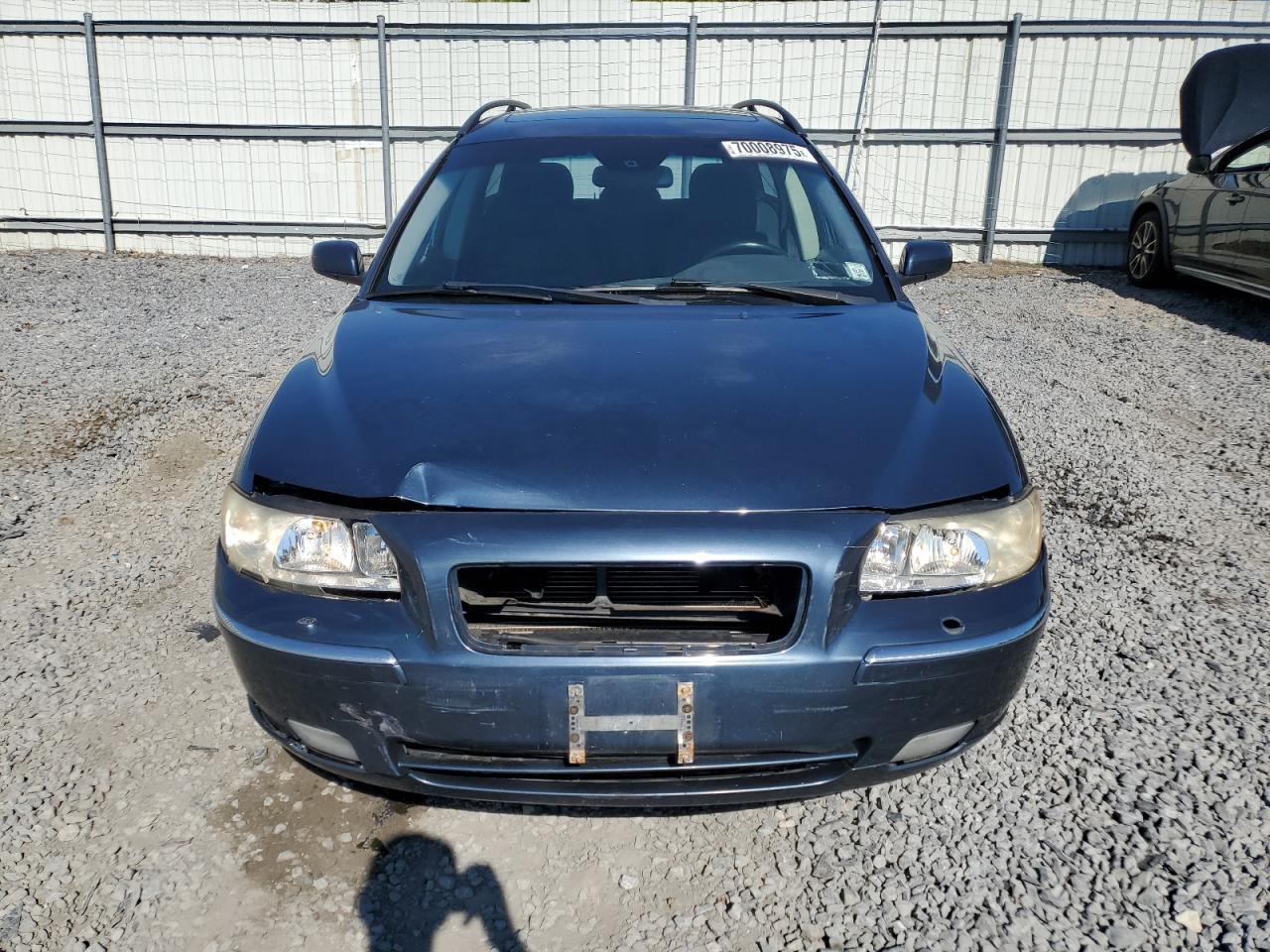 2005 VOLVO V70