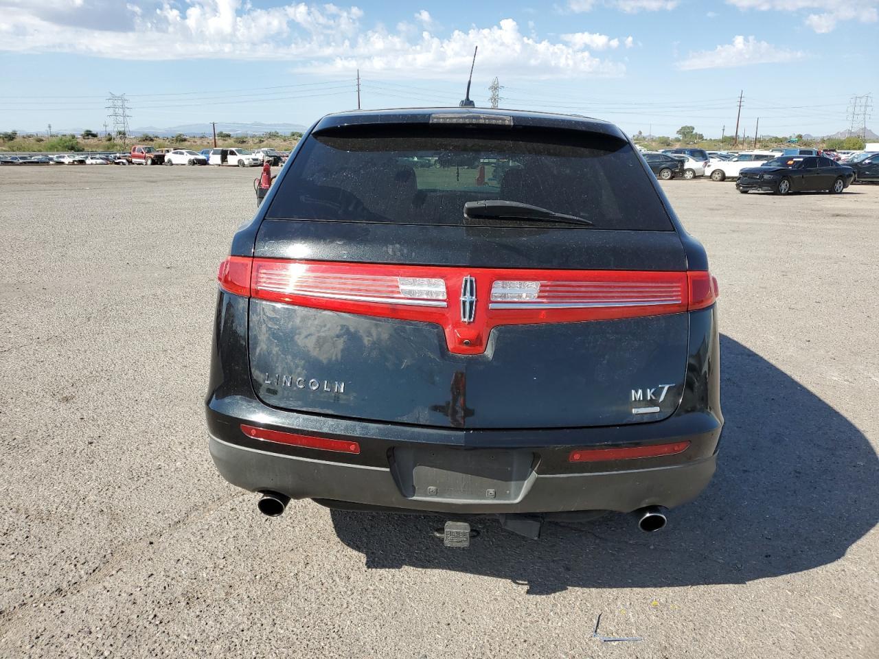 2011 LINCOLN MKT