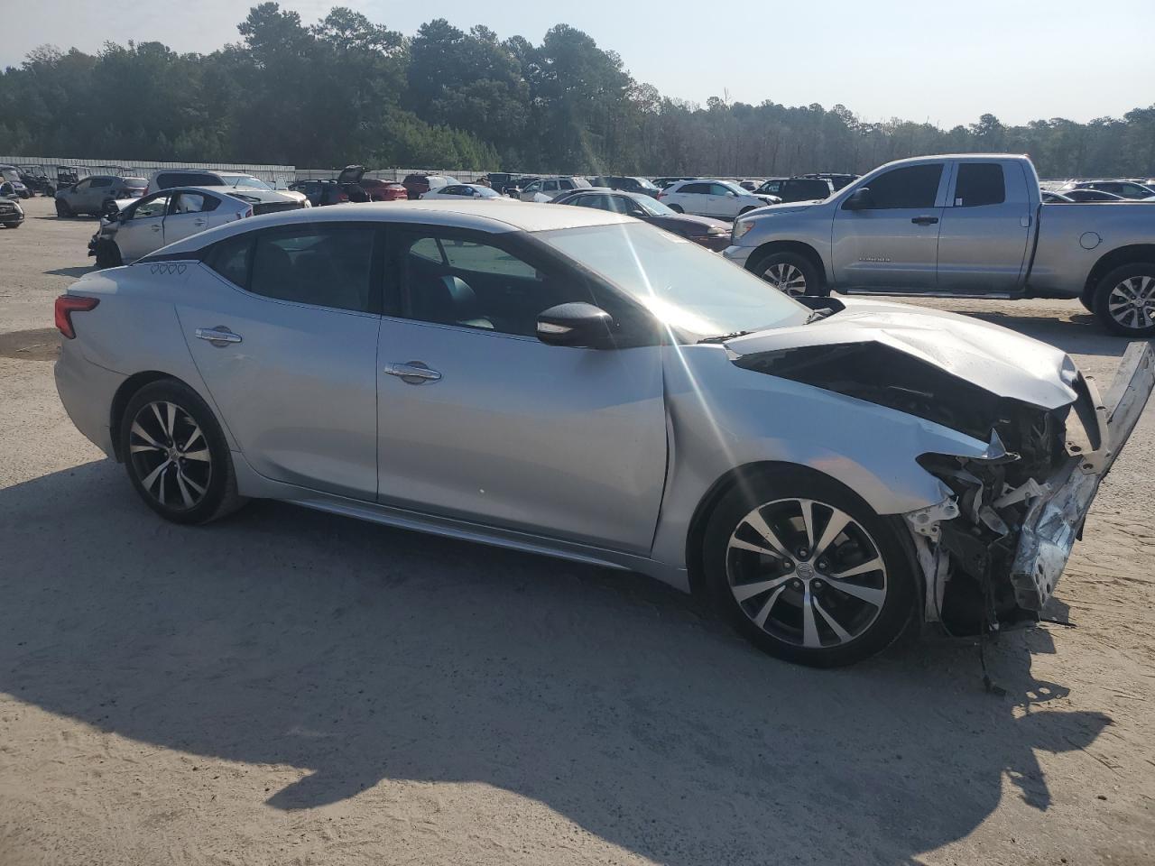 2017 NISSAN Maxima
