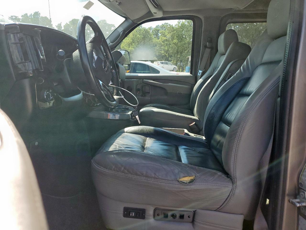 2011 GMC Savana