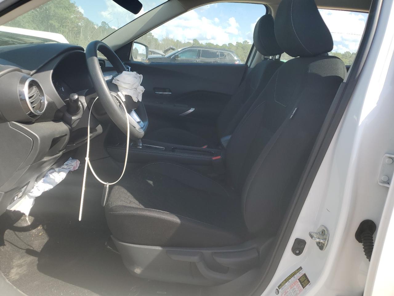 2023 NISSAN KICKS