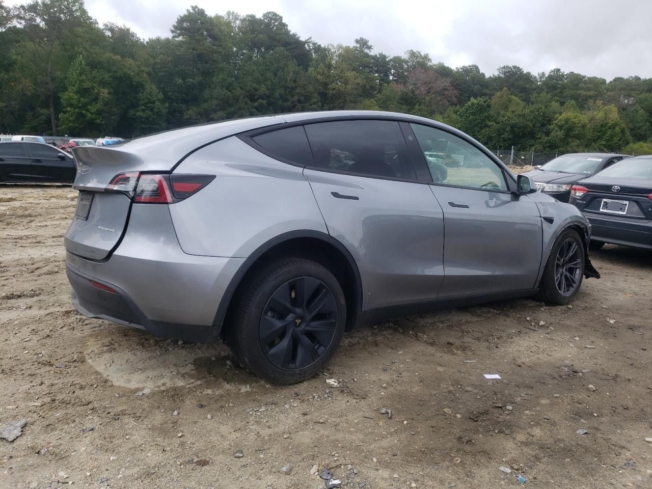 2024 TESLA MODEL Y