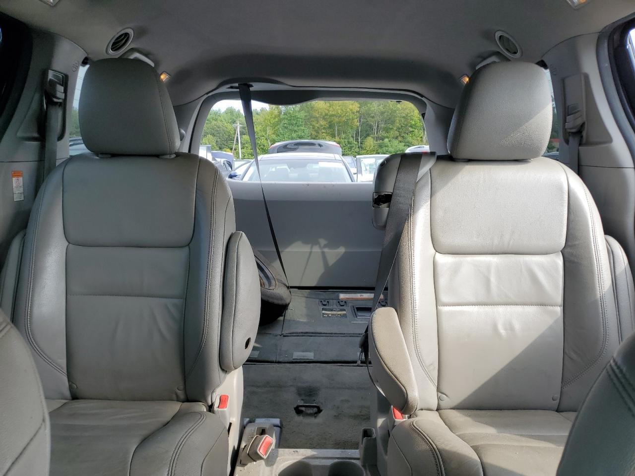 2016 TOYOTA SIENNA
