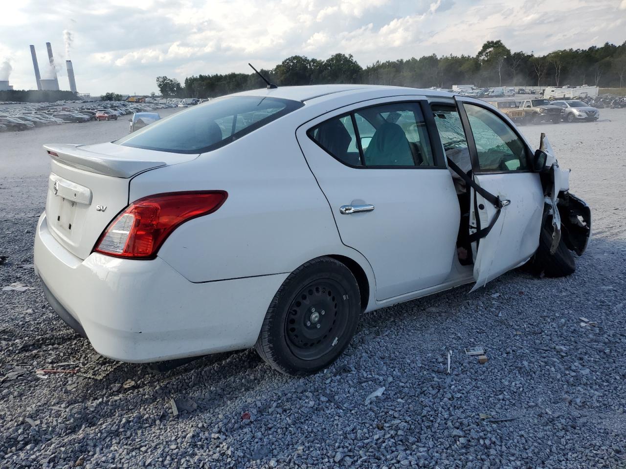 2018 NISSAN VERSA