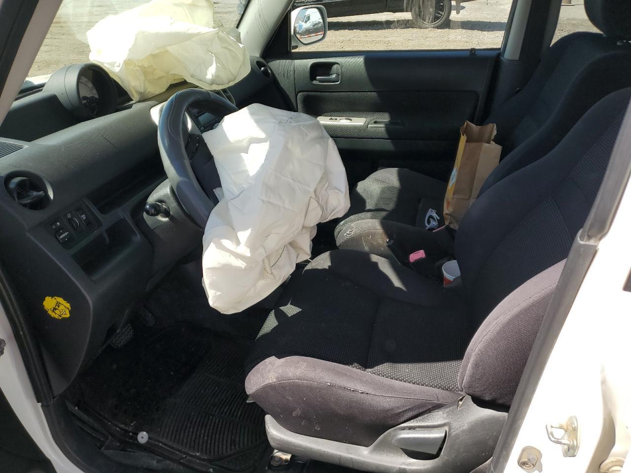 2005 TOYOTA SCION