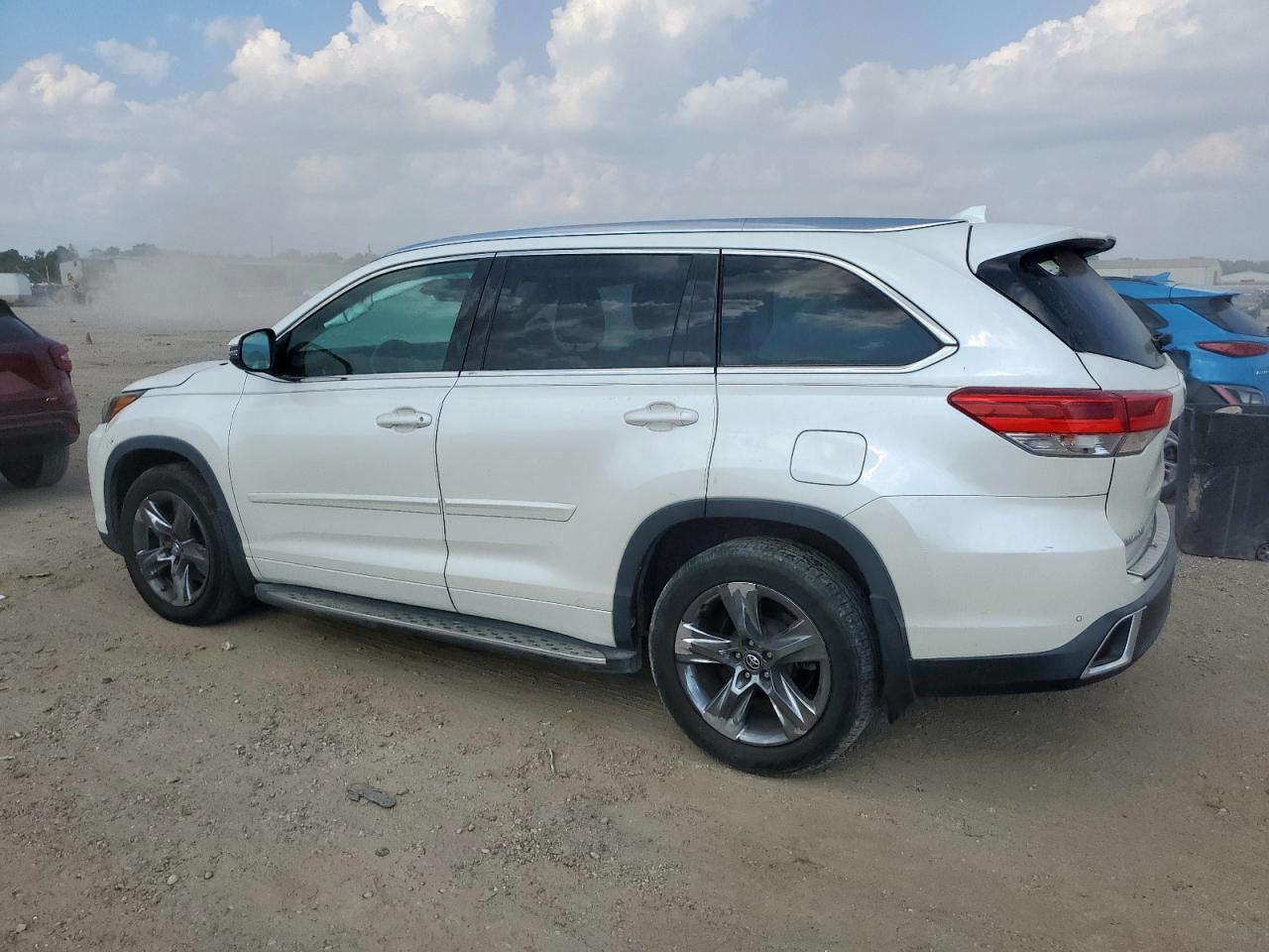 2019 TOYOTA HIGHLANDER