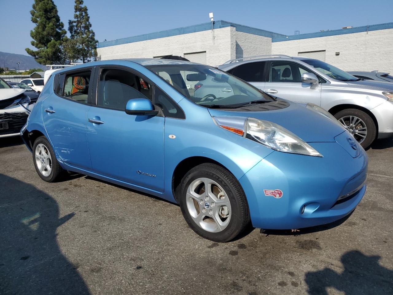 2011 NISSAN LEAF