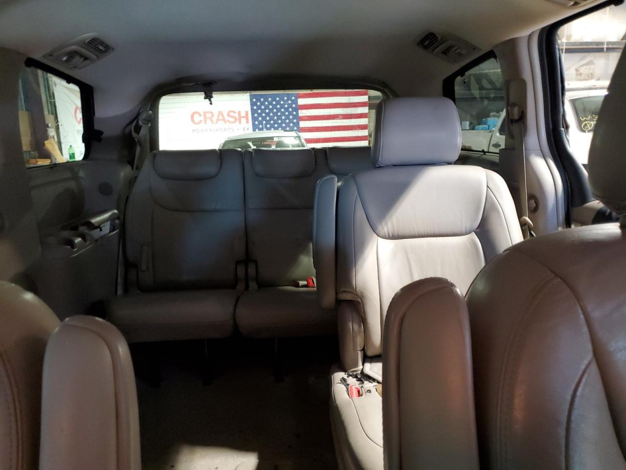 2004 TOYOTA SIENNA
