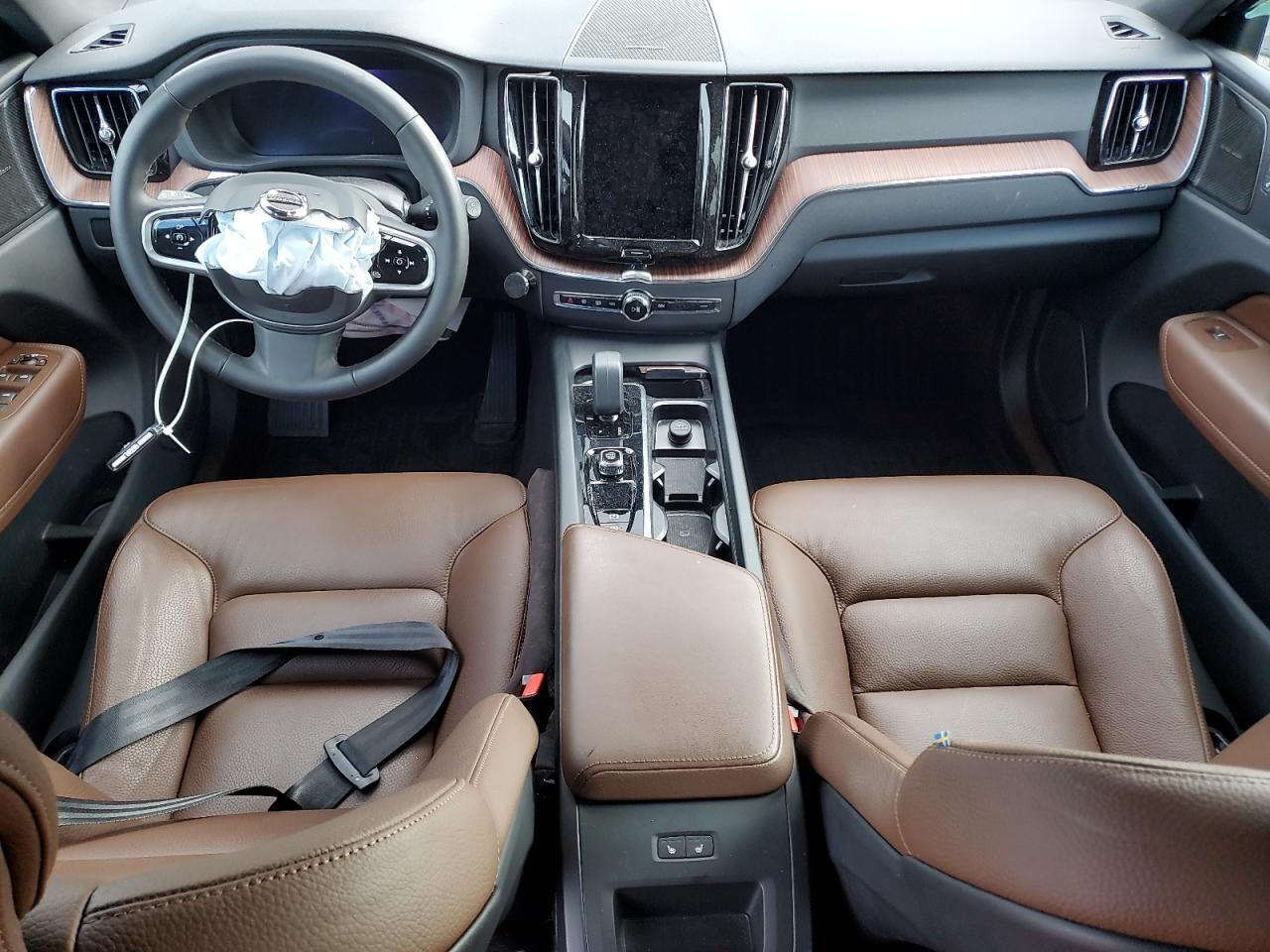 2023 VOLVO XC60