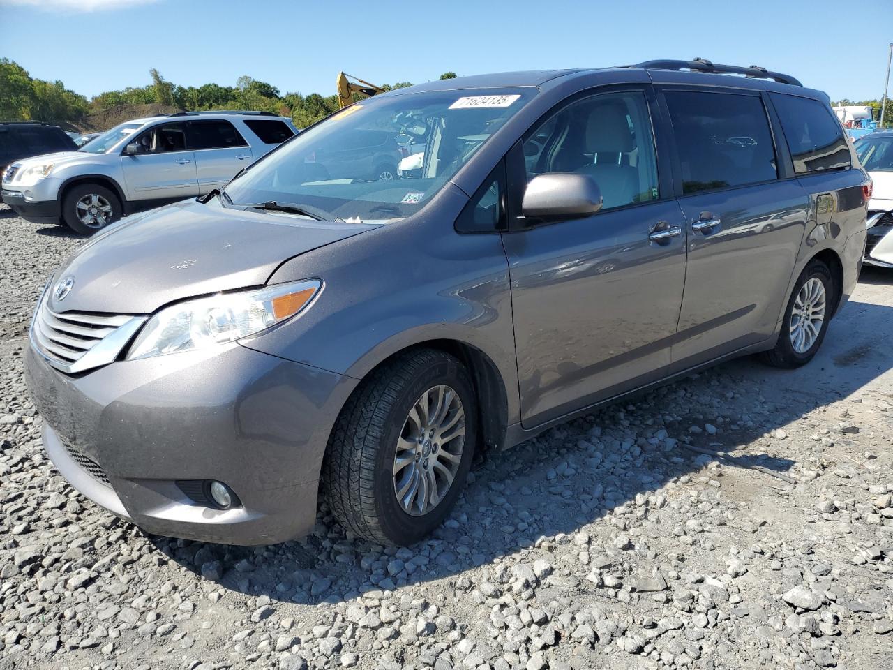 2015 TOYOTA SIENNA
