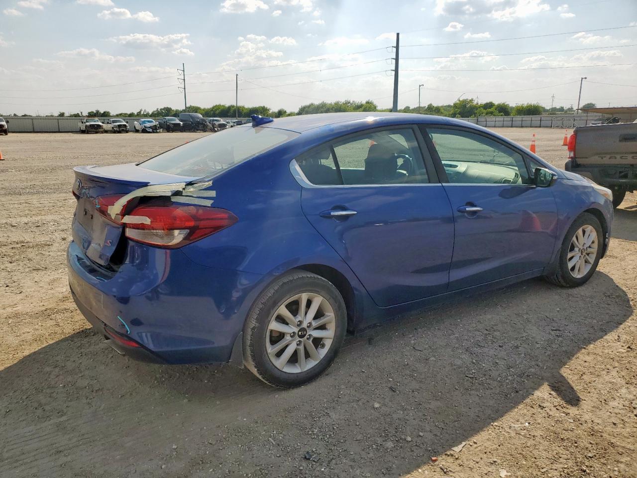 2017 KIA FORTE