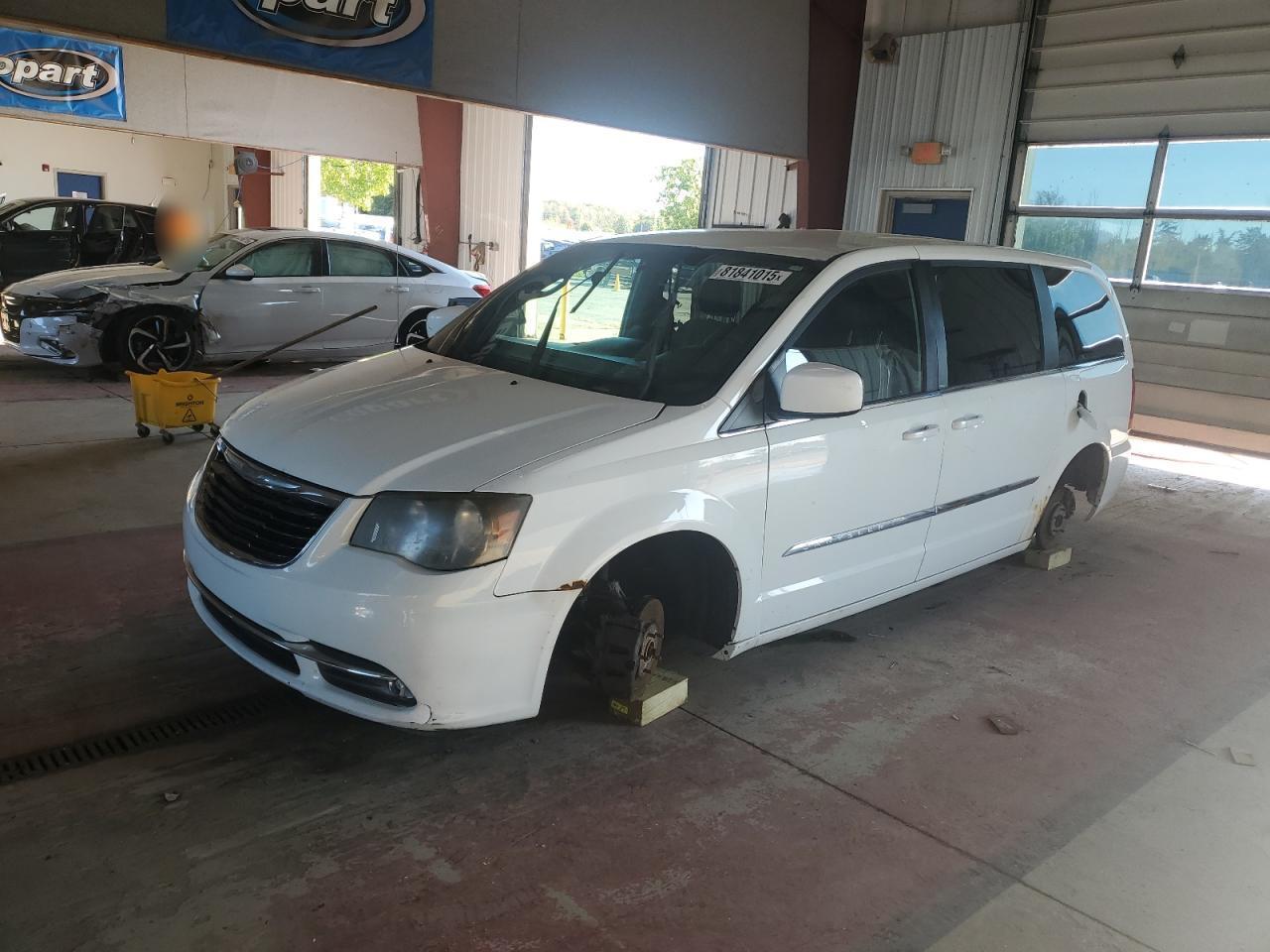 2014 CHRYSLER Town & Country