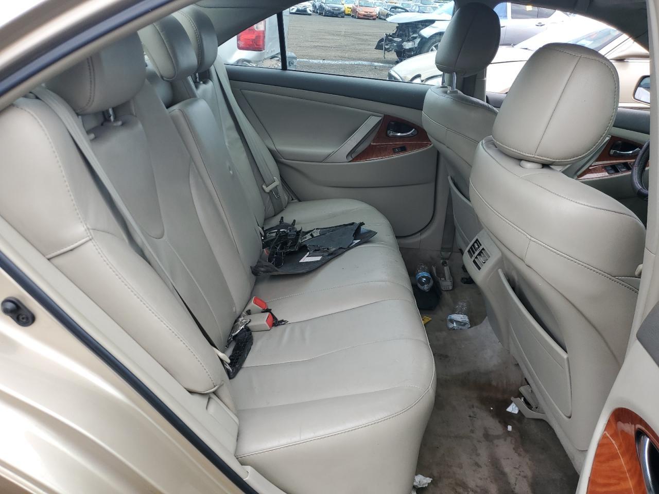 2011 TOYOTA CAMRY