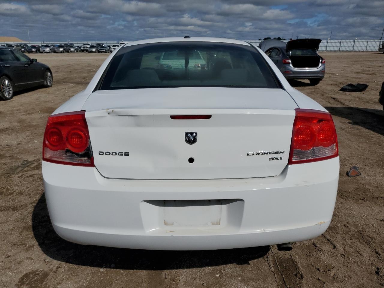 2010 DODGE CHARGER